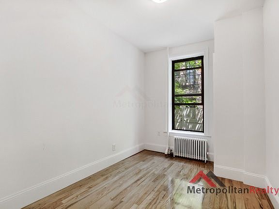 4th image of 519 8th St APT 1R