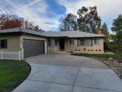3349 E Holland Ave, Fresno, CA, 93726
