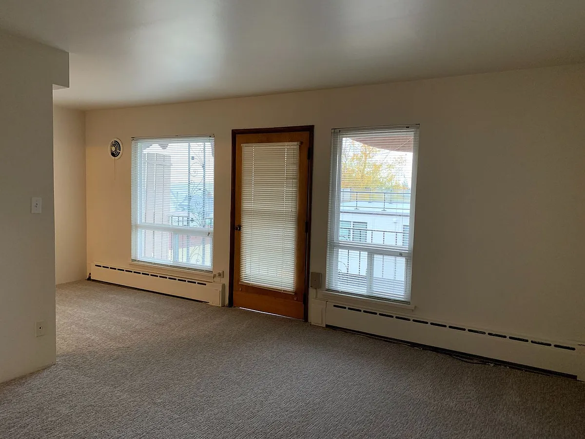 Building Photo - 5403 Phinney Ave N