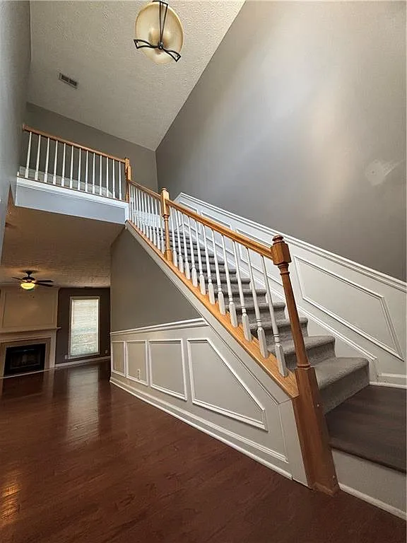 3 bed, 2.5 bath, 1744 sqft, $2,600 — Photo 3