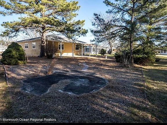 3rd image of 15 Tijuana Ct