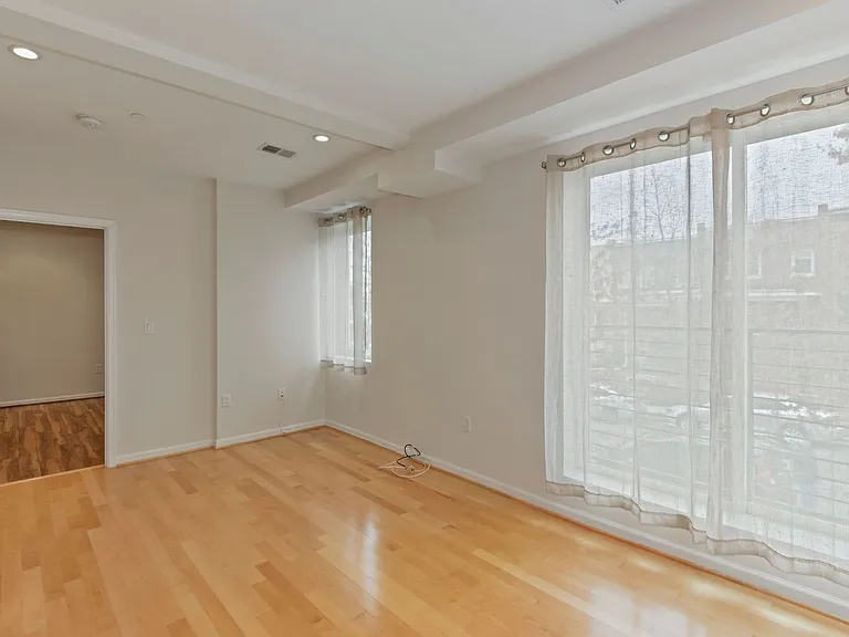 329 Rhode Island Ave NE #103 — Photo 13