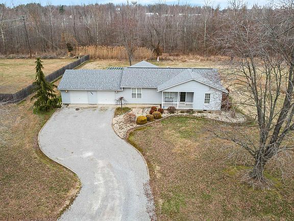 3rd image of 185 Jones Rd