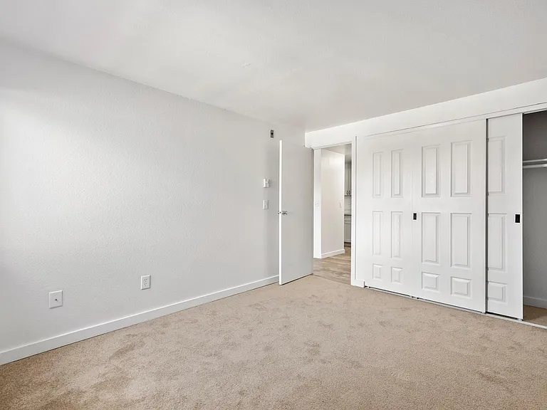 Michelle Apartments — Photo 13