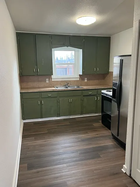 427th 4-PLEX - 2 — Photo 1