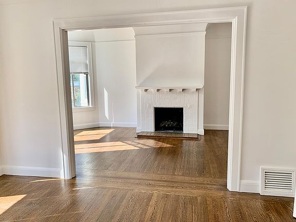 3rd image of 818 Bay St
