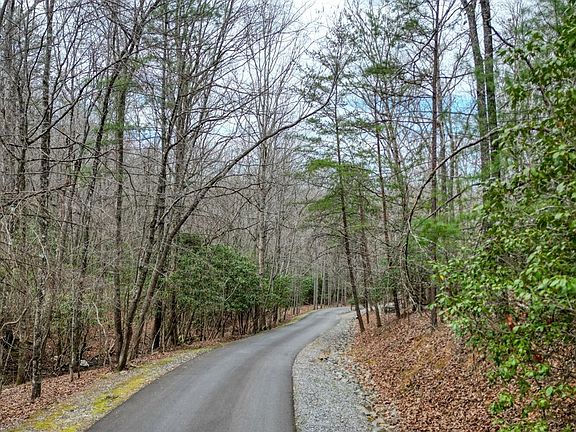 3rd image of 25 Cross Creek Rd