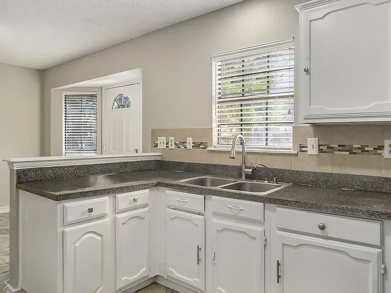 2541 Galemeadow Dr — Photo 10