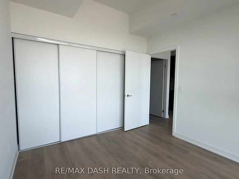 1037 The Queensway #611 — Photo 13