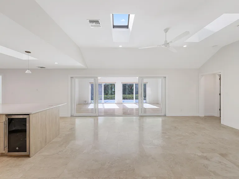 1386 S Atlantic Dr — Photo 11