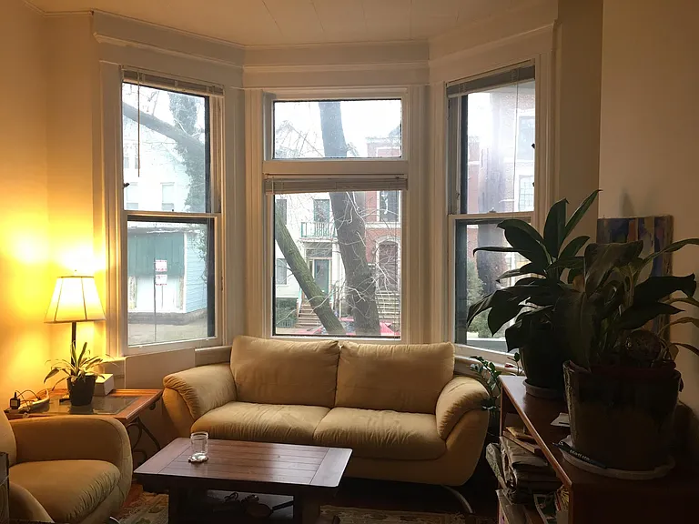3339 N Lakewood Ave #1 — Photo 2