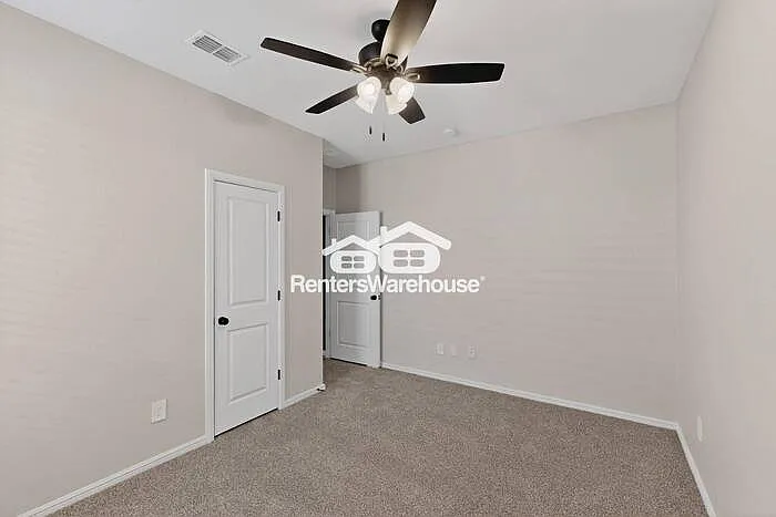 8517 Centerboard Ln — Photo 23