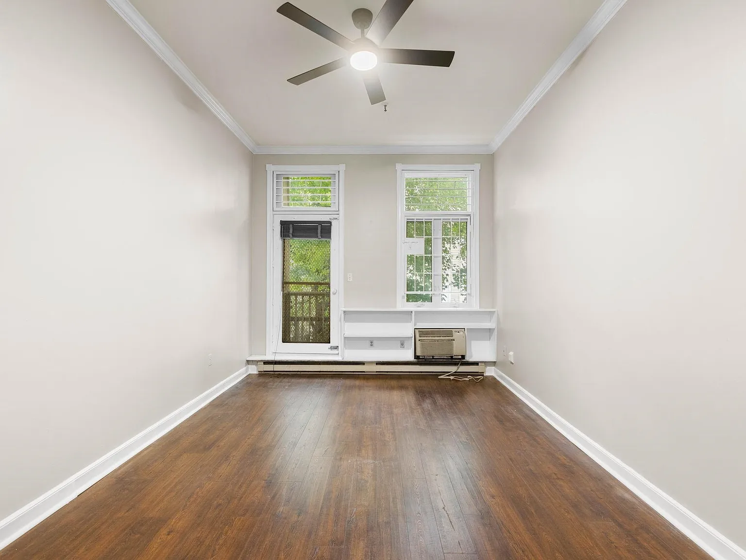 1 bed, 1.0 bath, 702 sqft, $3,300 — Photo 2