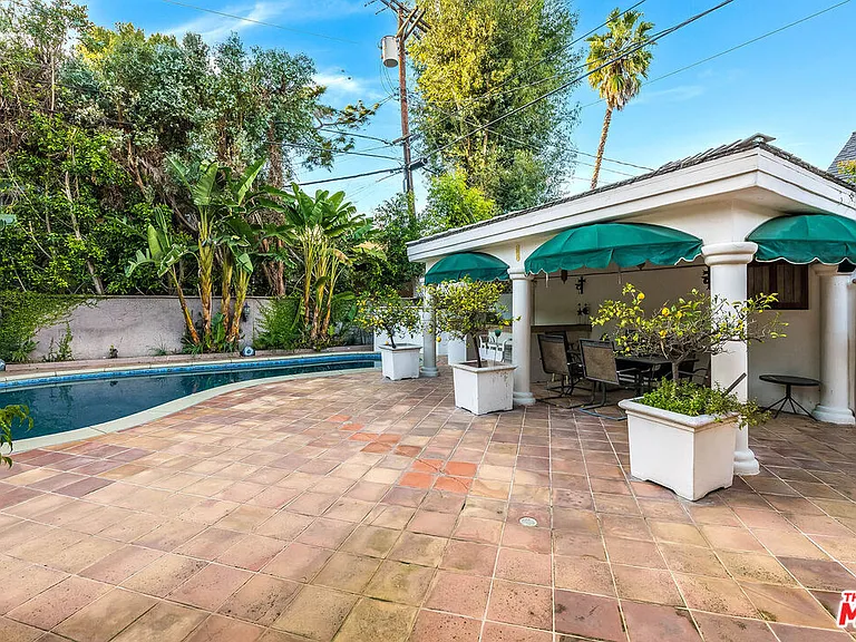 4063 Benedict Canyon Dr — Photo 24