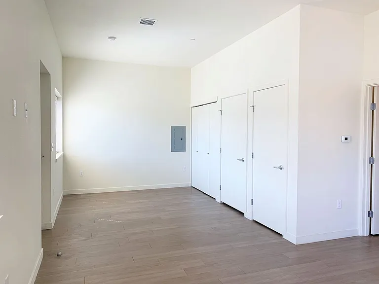 Platinum Apartments — Photo 13