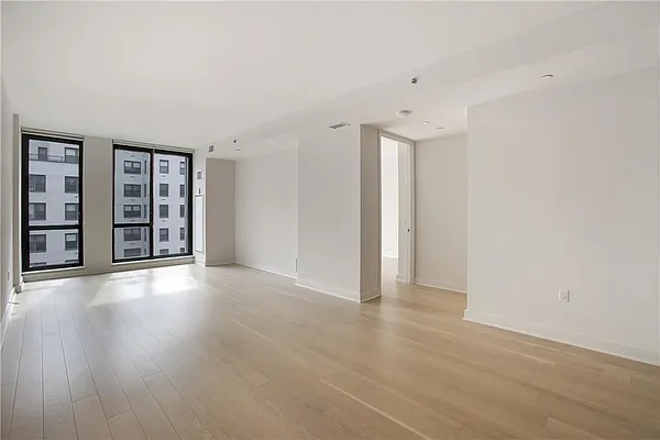 Rented by R New York | media 8