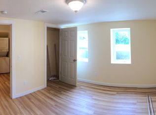 530 NE Skidmore St #B, Portland, OR 97211