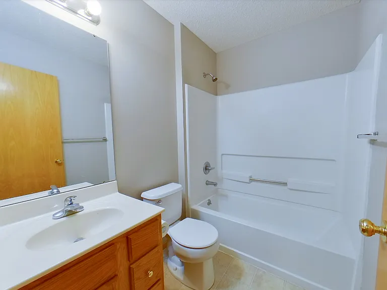 438 Butterfield Rd — Photo 10