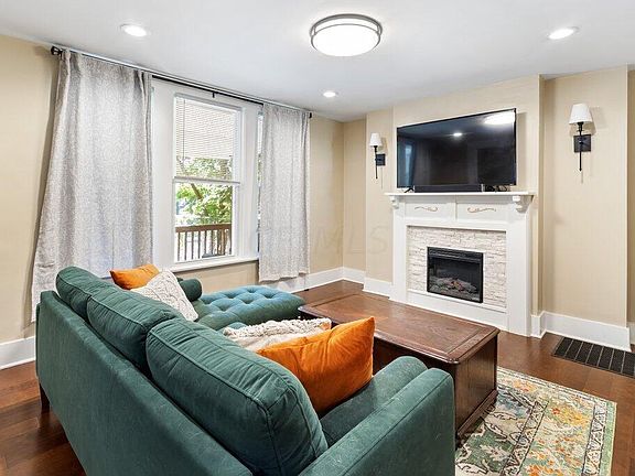 4th image of 907 Studer Ave