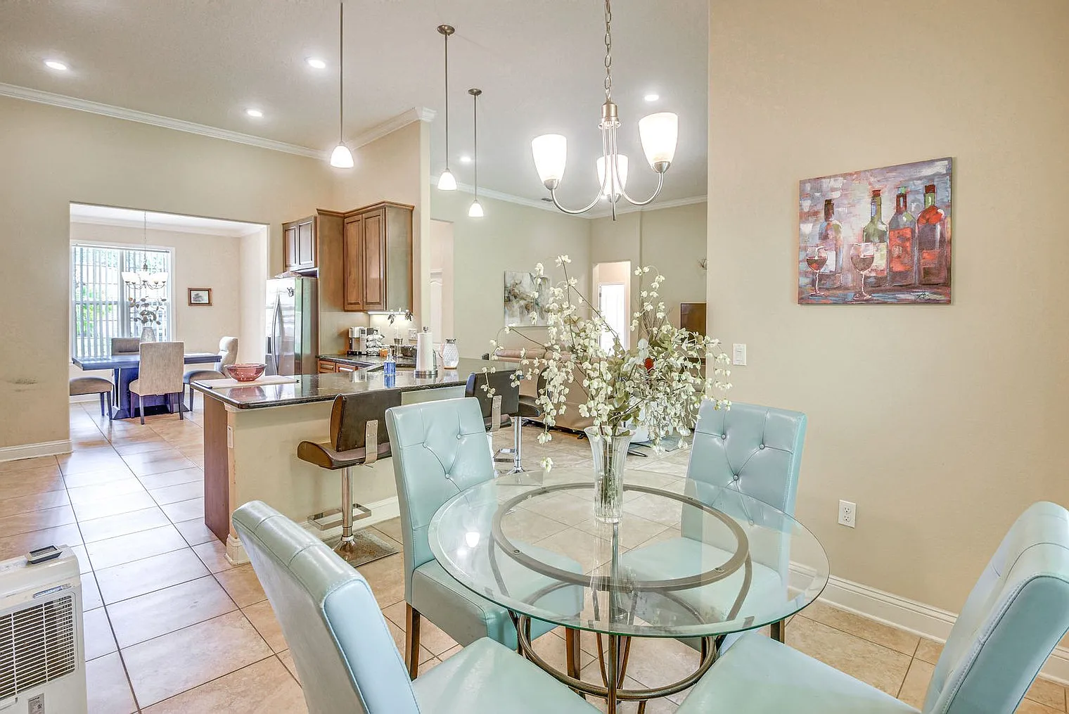 4 bed, 3.0 bath, 2335 sqft, $5,709 — Photo 4