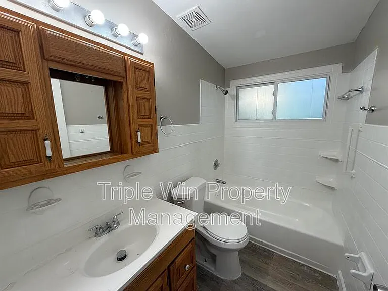 835 Bobbins Ln — Photo 22
