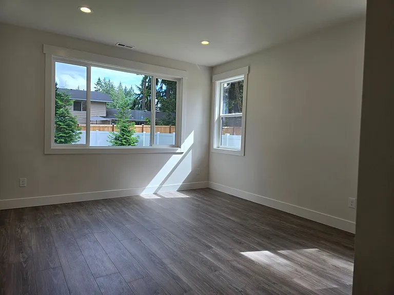 8717 33rd St E — Photo 21