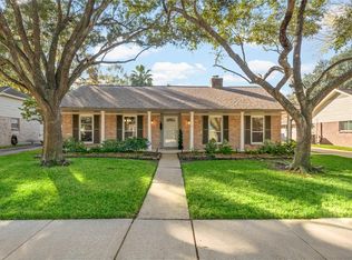 12619 Westleigh Dr, Houston, TX 77077