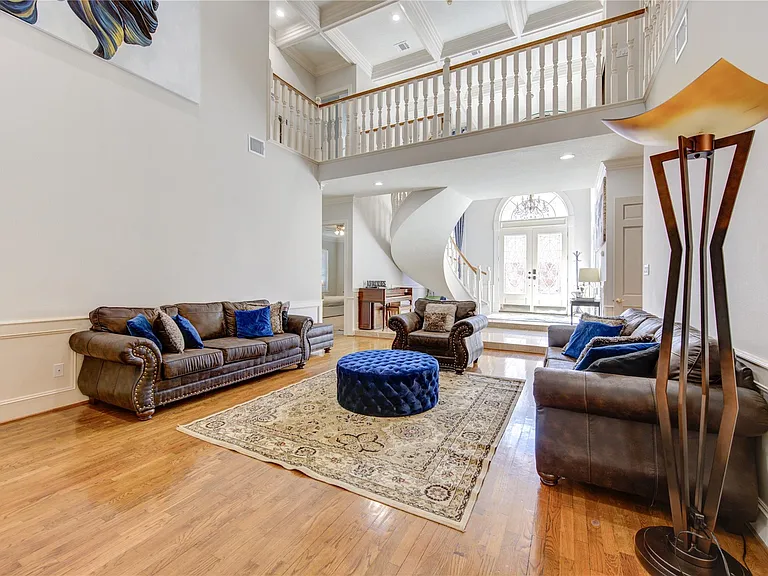 2510 Potomac Dr #5 — Photo 5