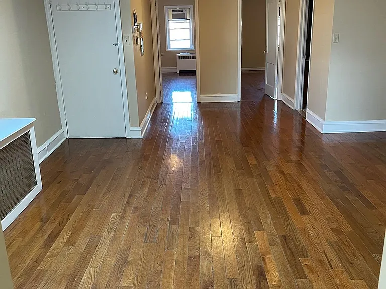 4838 Spruce St — Photo 4