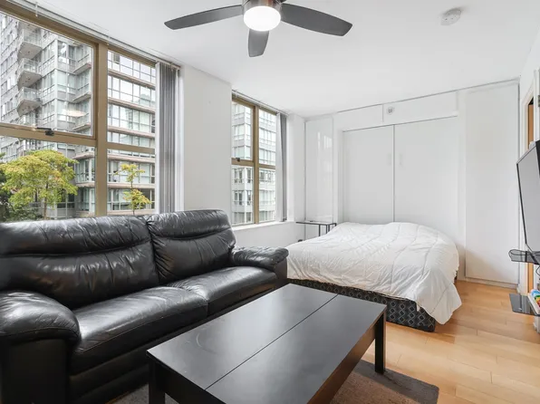 969 Richards St #504, Vancouver, BC V6B 1A8