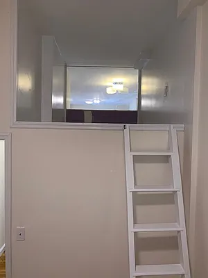 Rented by Chartwell Manhattan Realty | media 2