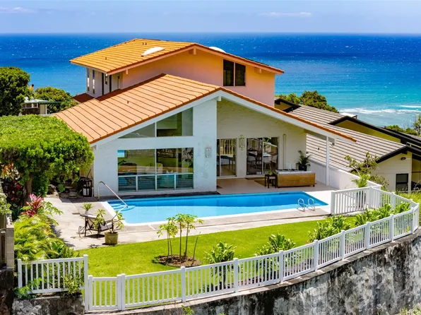 1728 Kumakani Loop, Honolulu, HI 96821