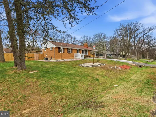 16100 Malcolm Dr, Laurel, MD 20707