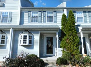 6618 N Queen Frances Ln, Peoria, IL 61615