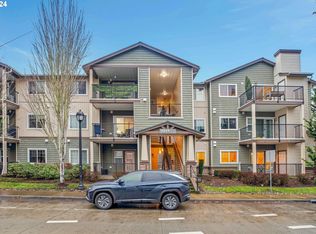 10654 NE Holly St #102, Hillsboro, OR 97006