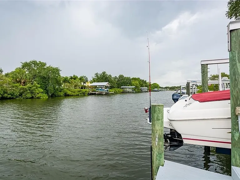 425 Bahama Grande Blvd — Photo 36