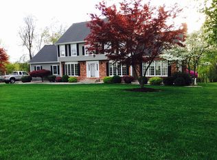 15 Lindsay Ln, Broad Brook, CT 06016