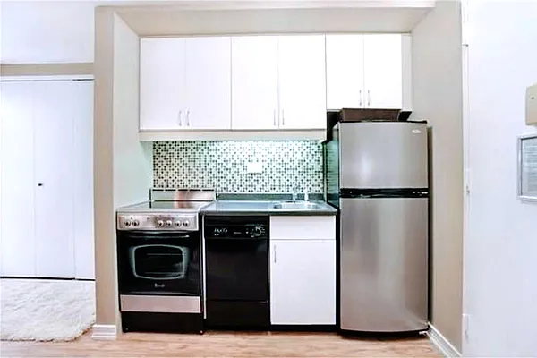 Rented by R New York | media 44