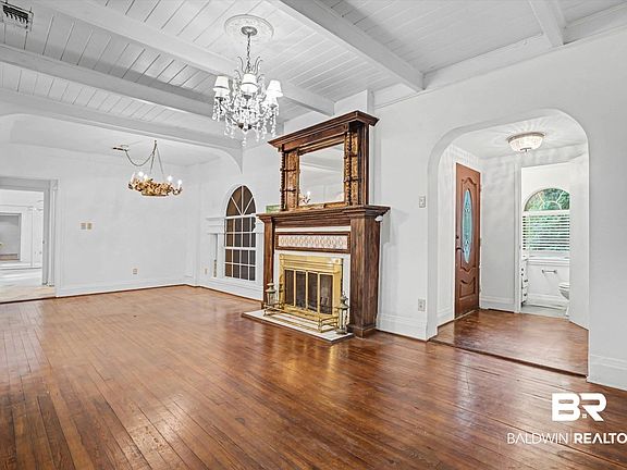 5th image of 257 Morphy Ave