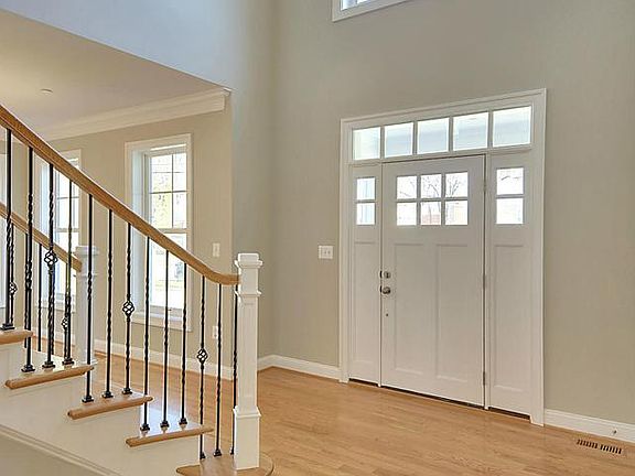3rd image of 10004 Mayfield Dr