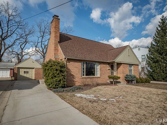 2nd image of 853 Everglade Dr SE