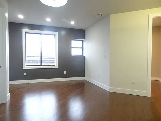 Rented by Miron Realty Group | media 25