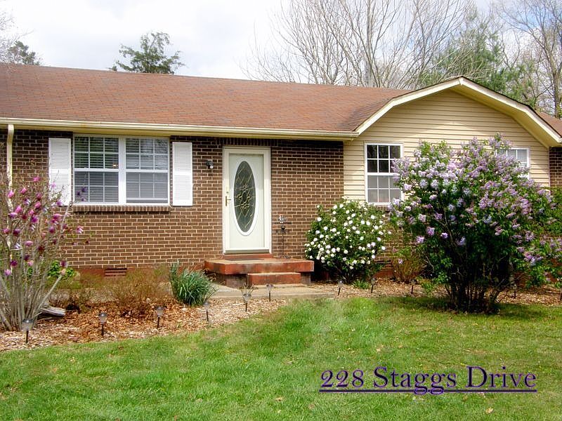 Level yard with flowers