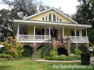 1521 Pigeon Point Rd, Beaufort, SC 29902