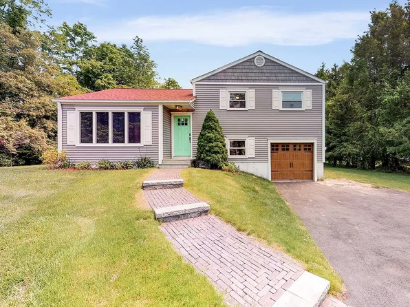 2494 Bound Brook Ln, Yorktown Heights, NY 10598
