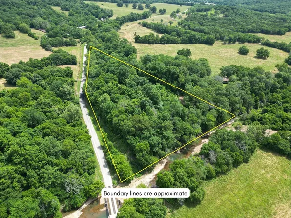 Hale Mountain Rd, Evansville, AR 72729