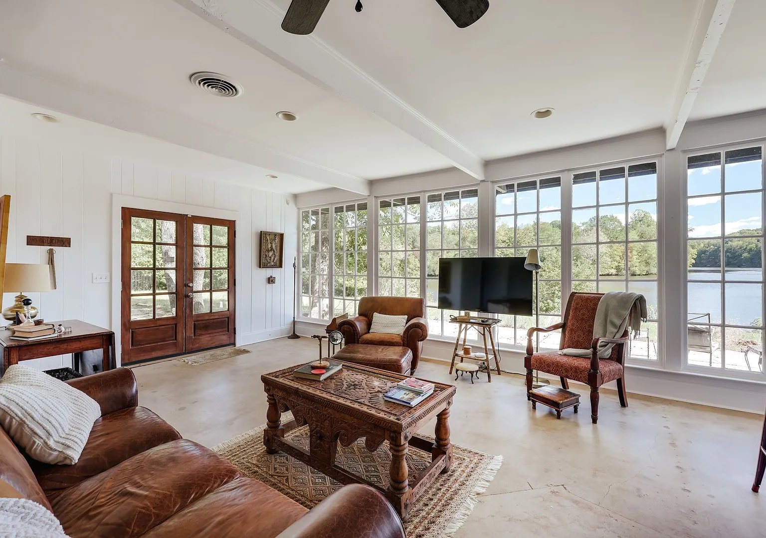 190 Lakewood Drive - Available NOW! — Photo 4