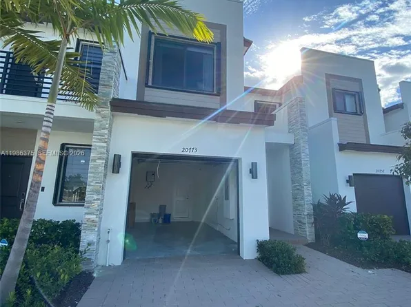 20773 NE 5th Ct, Miami, FL 33179
