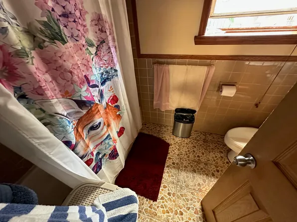 464 Prospect Avenue image 7 of 10