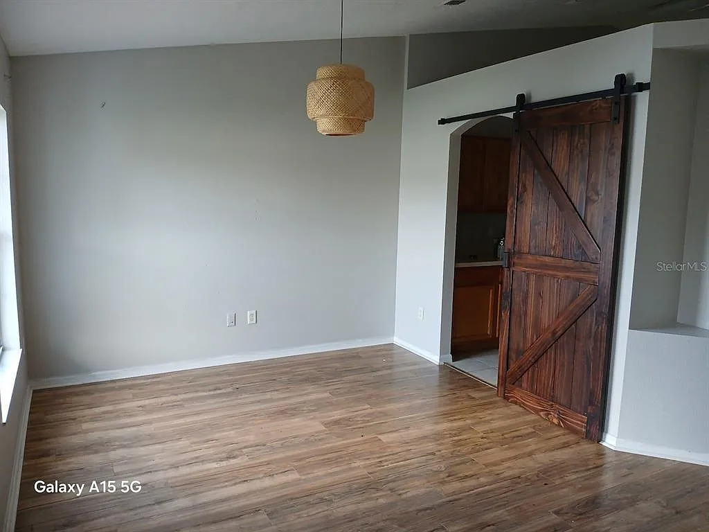 4 bed, 2.0 bath, 1651 sqft, $2,100 — Photo 2